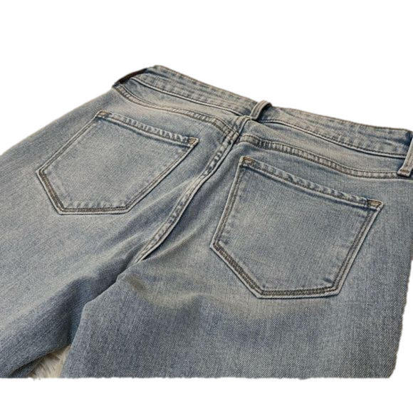 Old Navy High Rise Slim Leg Light Wash Jeans Size 4 - Picture 4 of 7